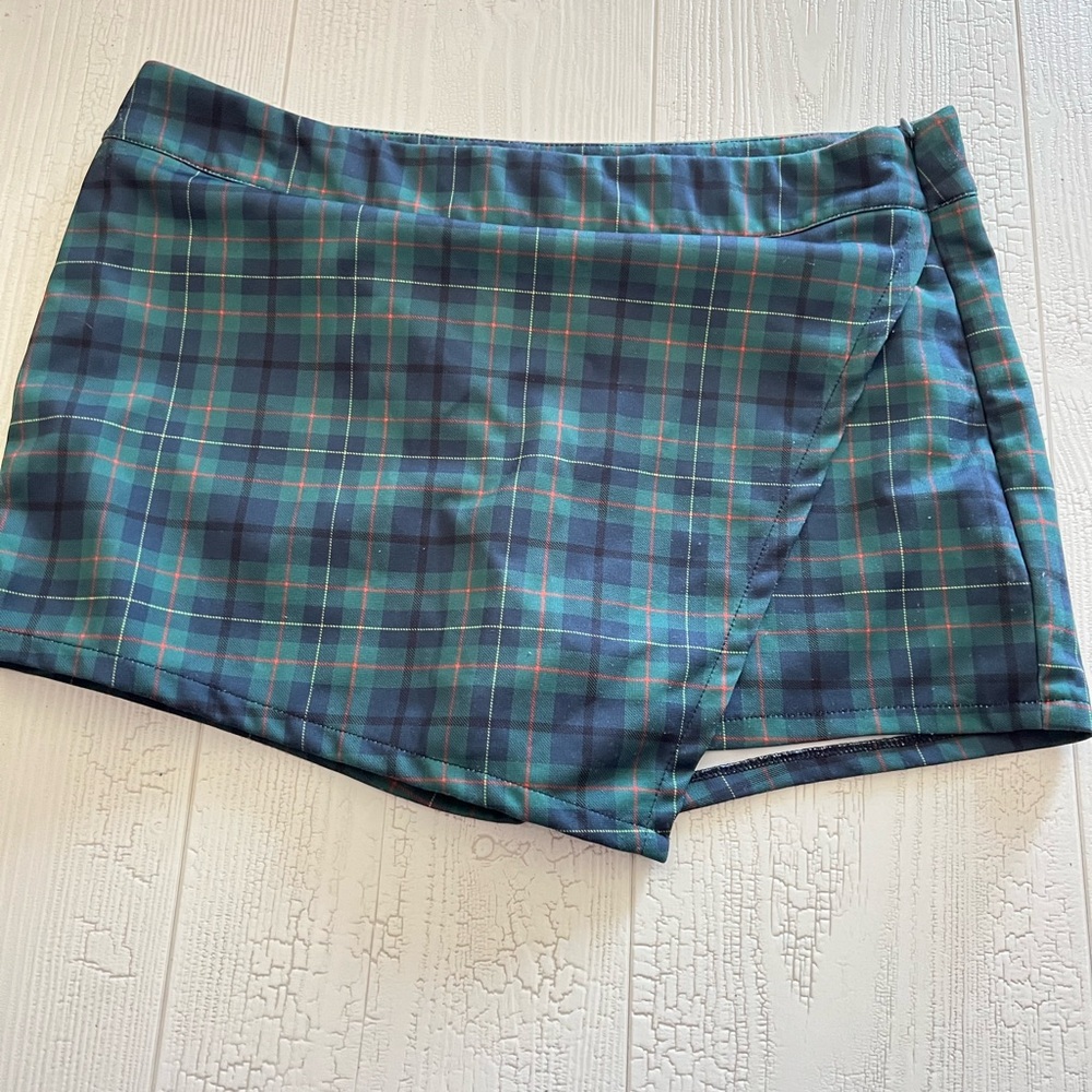 Poster girl, mini plaid, skort
